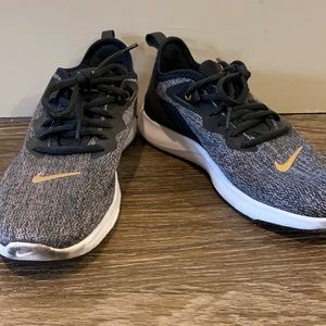 Nike Flex TR9 7.5 Women’s Sneakers